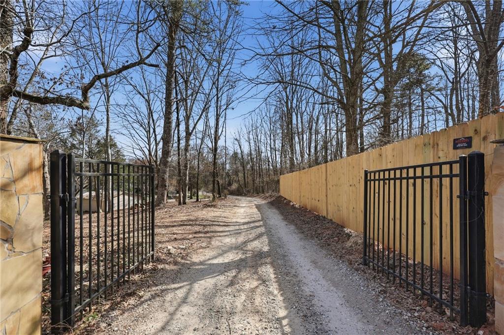 4005 Price Road Gainesville, GA 30506 - Photo 2 of 49