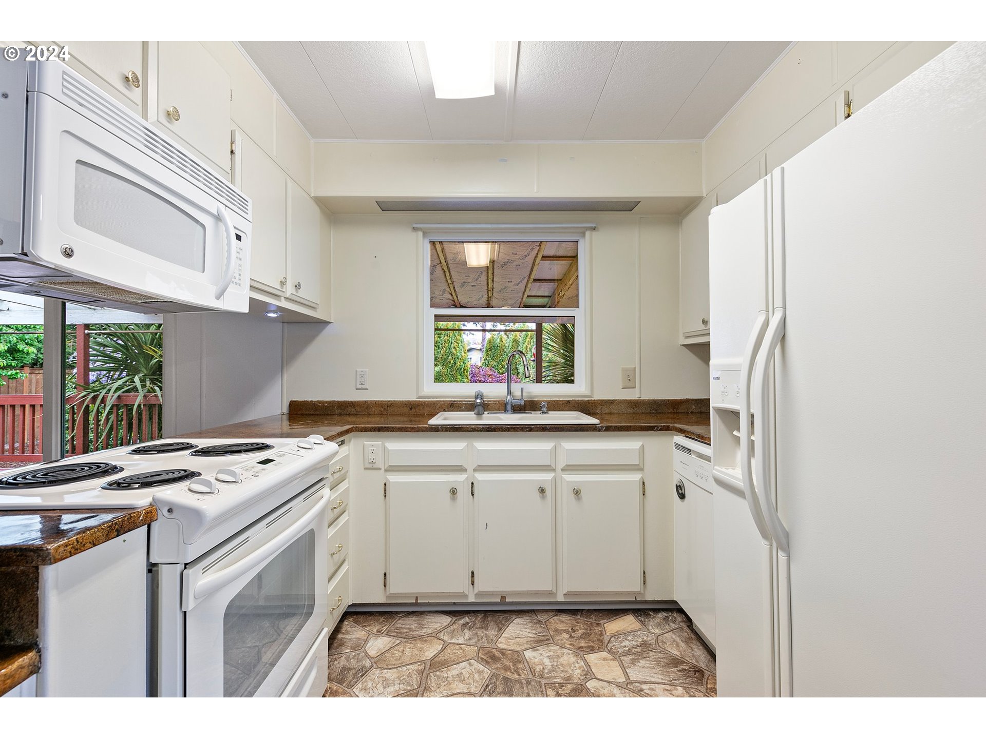 3530 East Game Farm Road, Unit 23 Springfield, OR 97477 - Photo 11 of 48 Gallery Image 11
