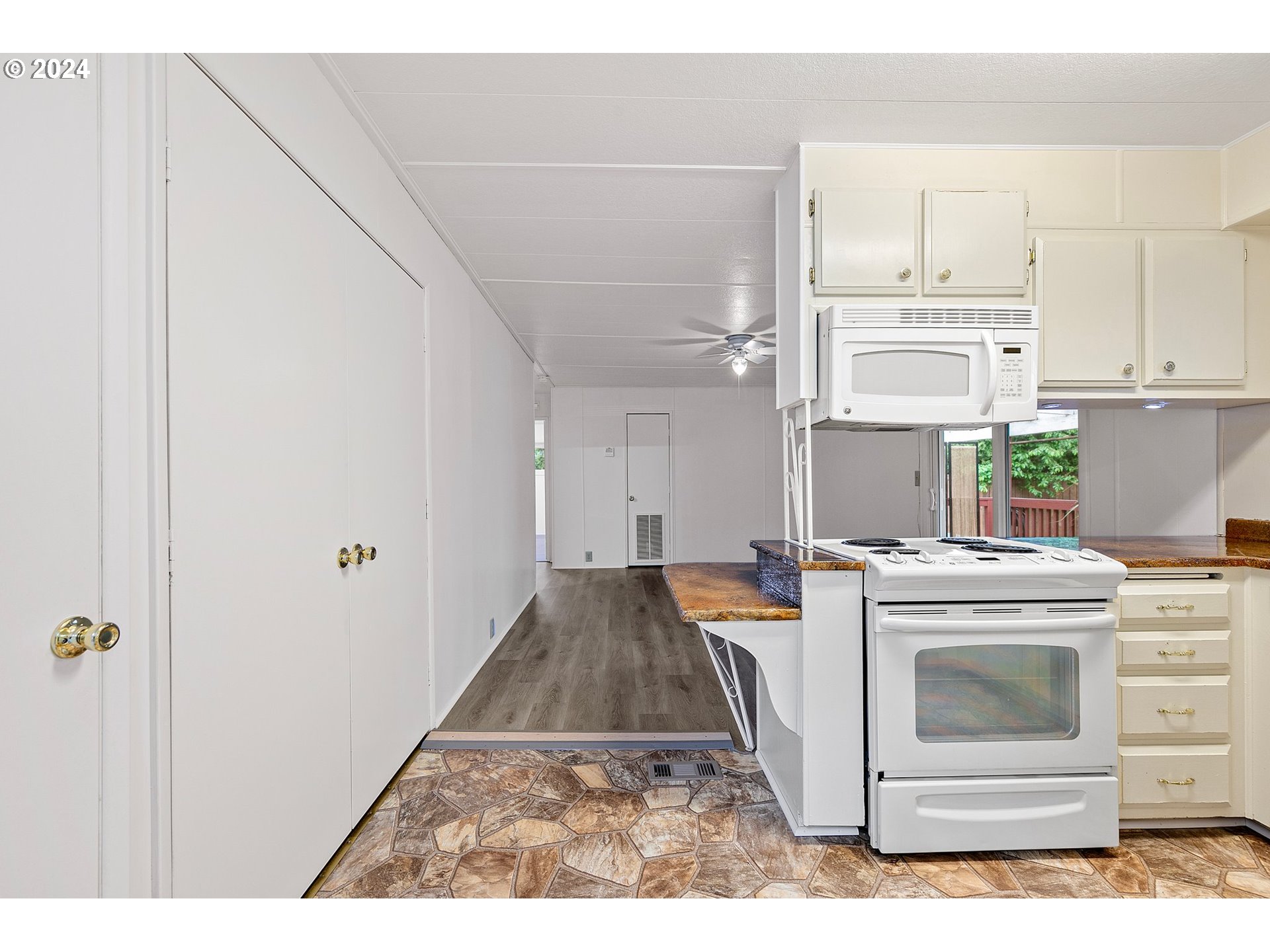 3530 East Game Farm Road, Unit 23 Springfield, OR 97477 - Photo 14 of 48 Gallery Image 14