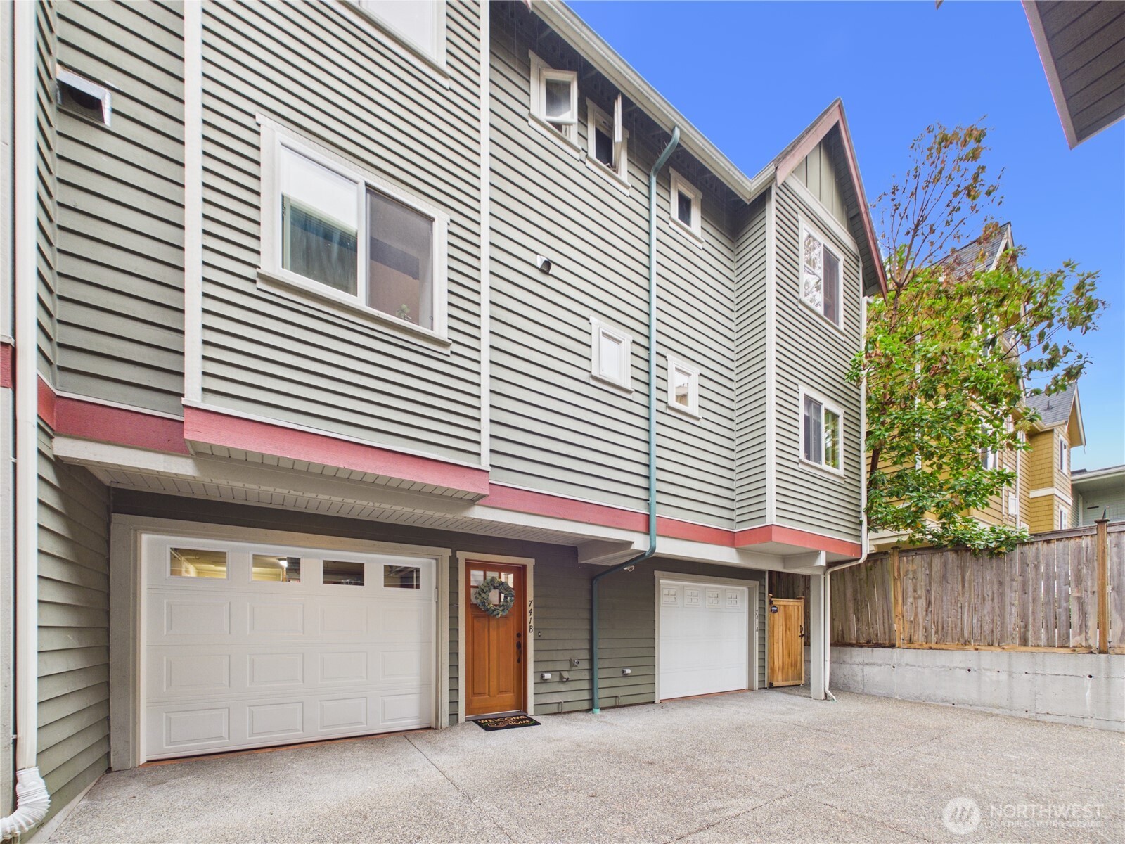 741 North 94th Street, Unit B Seattle, WA 98103 - Photo 7 of 32