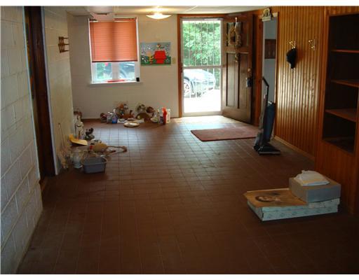 44 Warriors Road Green Tree, PA 15205 - Photo 11 of 17 Family Room.