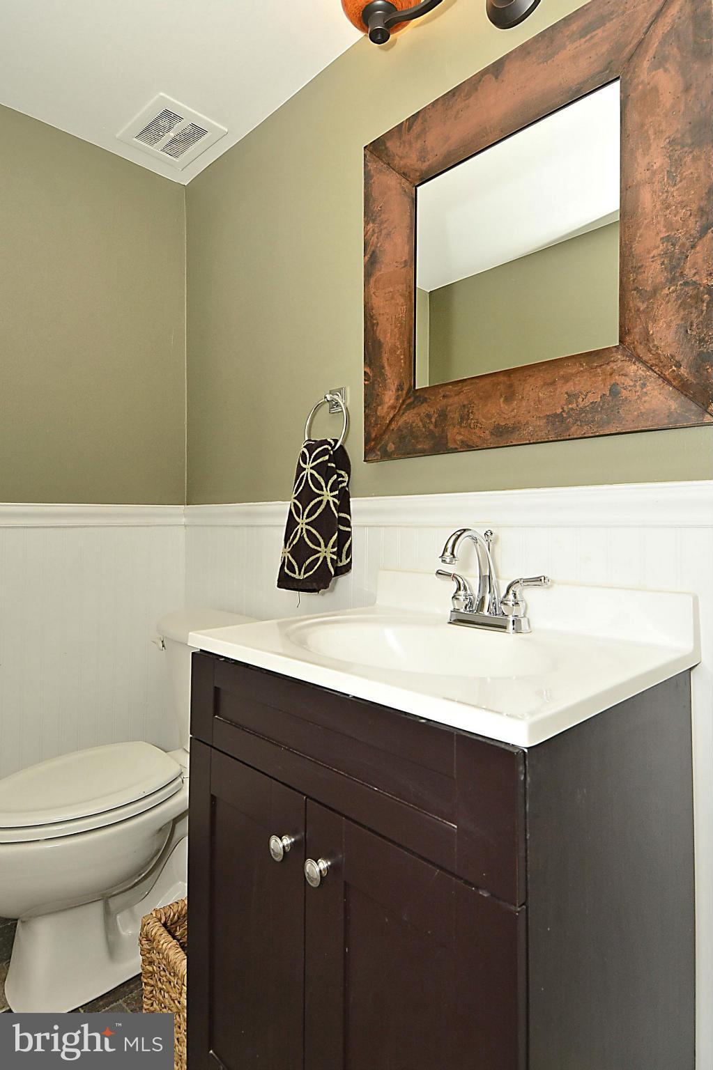 5835 Royal Ridge Drive, Unit 944 Springfield, VA 22152 - Photo 7 of 26 Bath