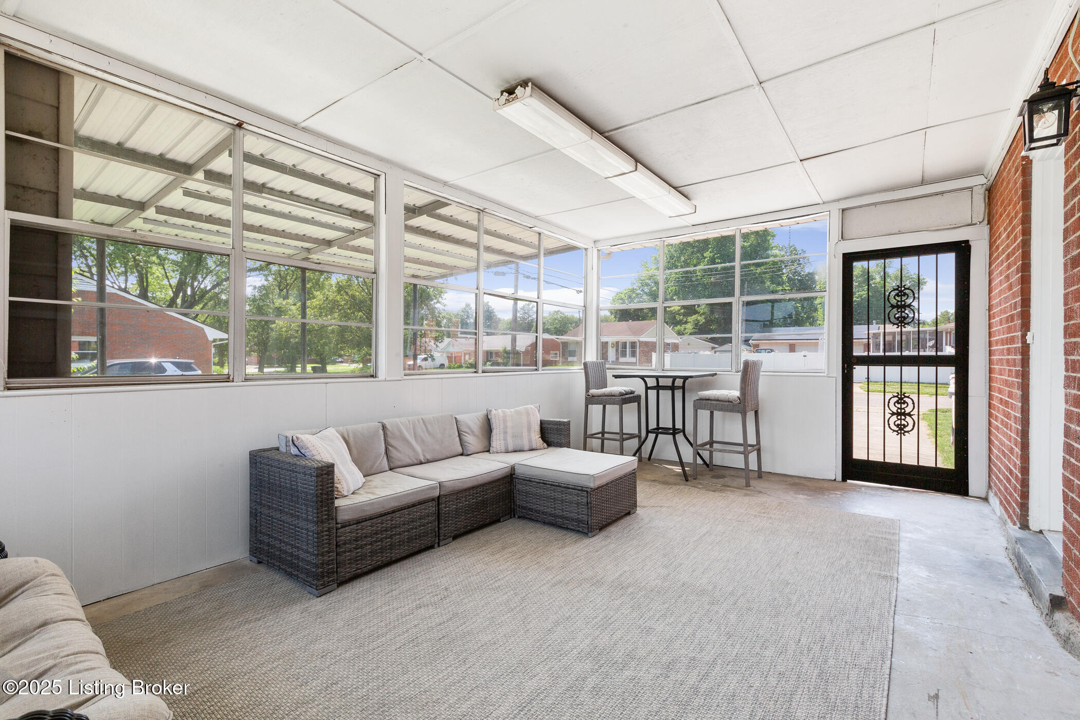 3222 Radiance Road Louisville, KY 40220 - Photo 36 of 41 Sunroom