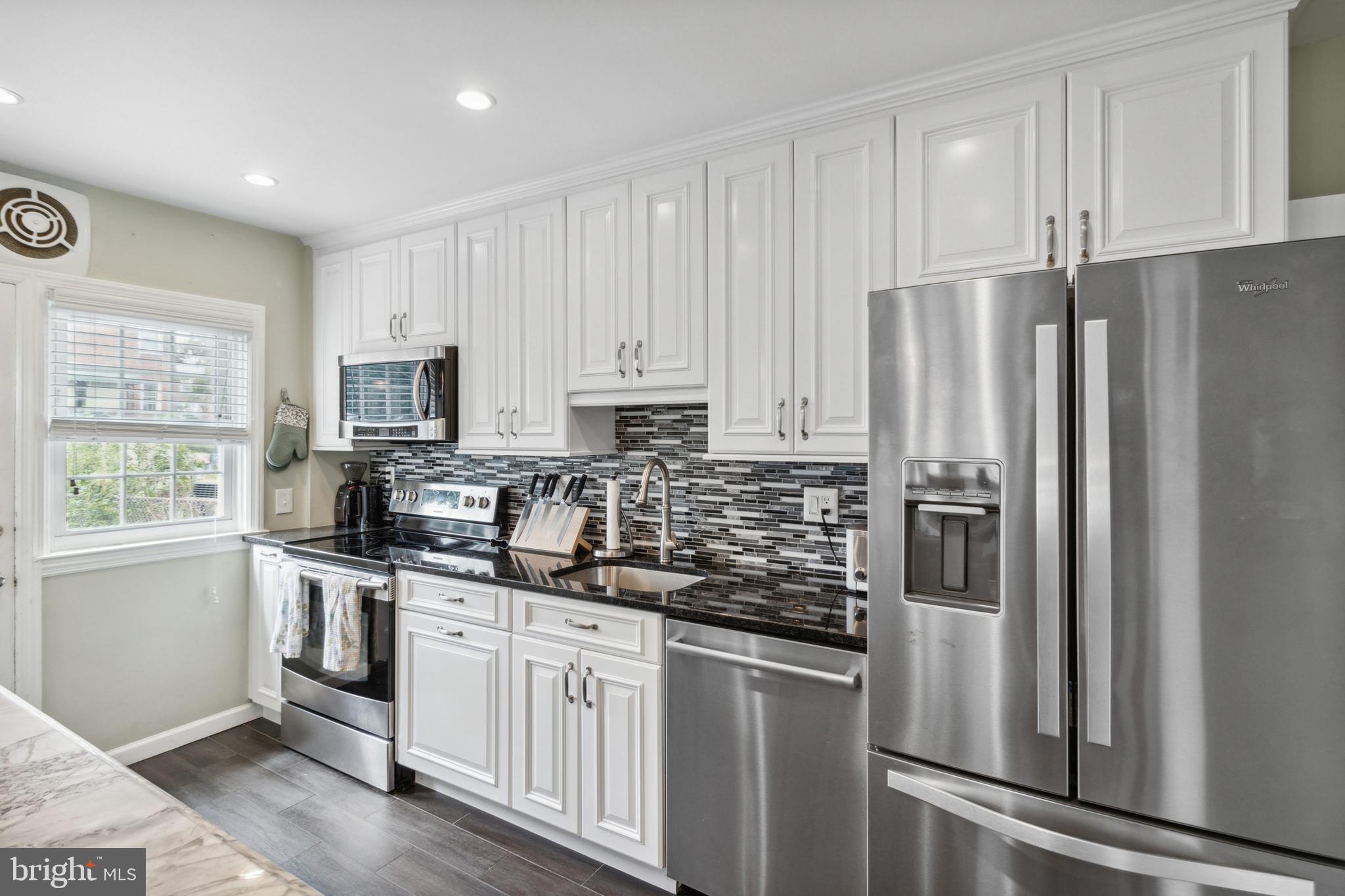 330 Stratford Road Catonsville, MD 21228 - Photo 14 of 58