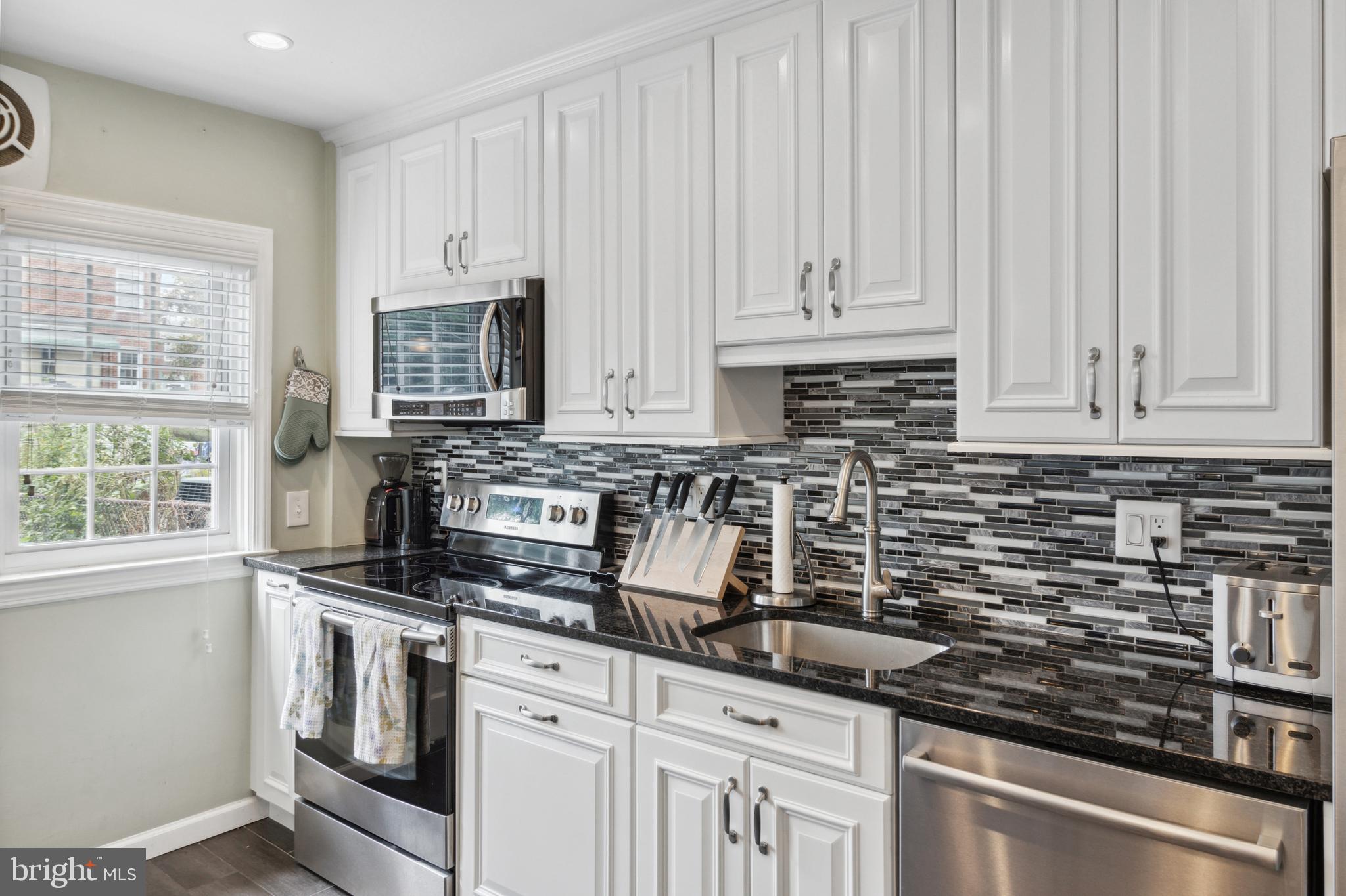 330 Stratford Road Catonsville, MD 21228 - Photo 15 of 58