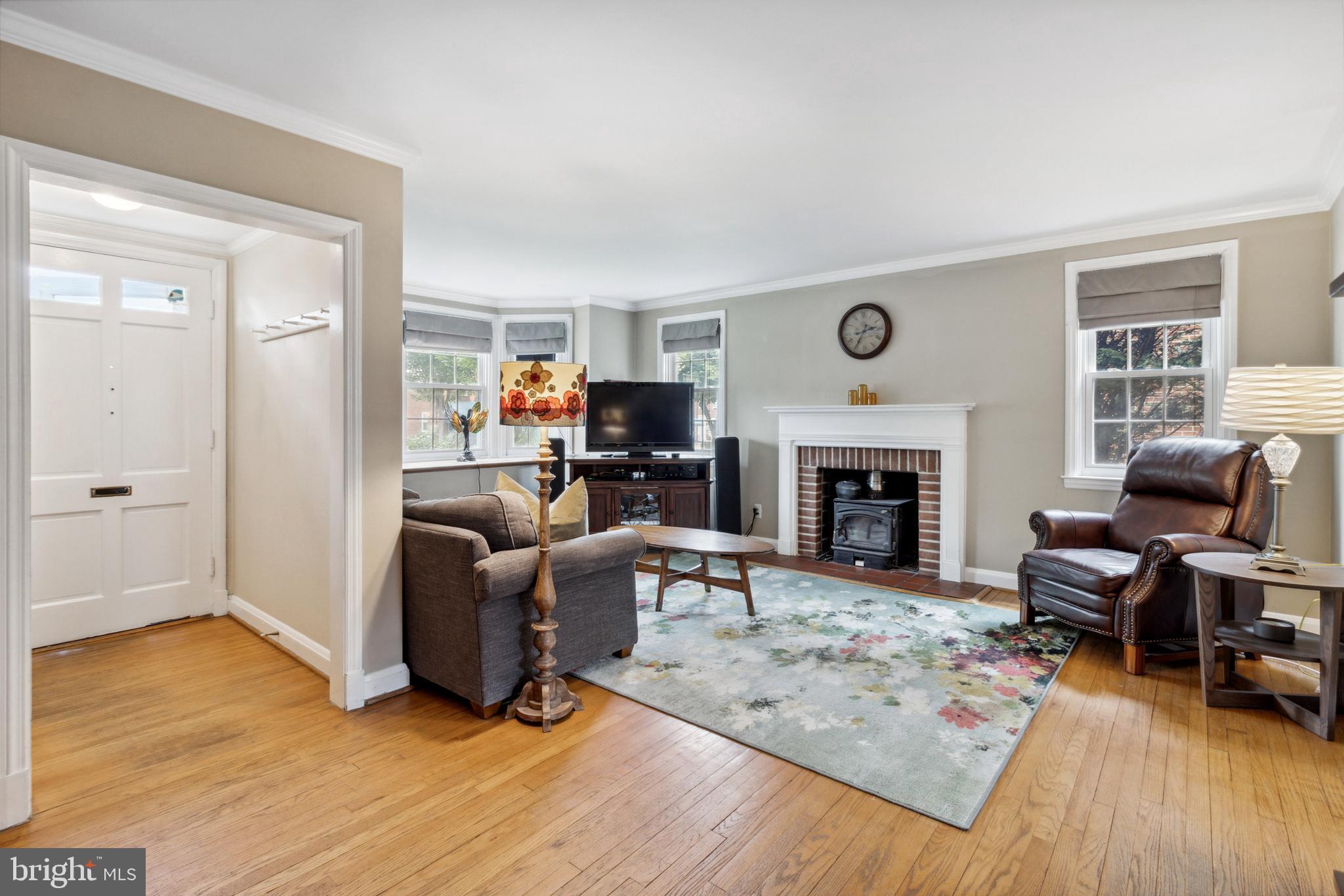 330 Stratford Road Catonsville, MD 21228 - Photo 4 of 58