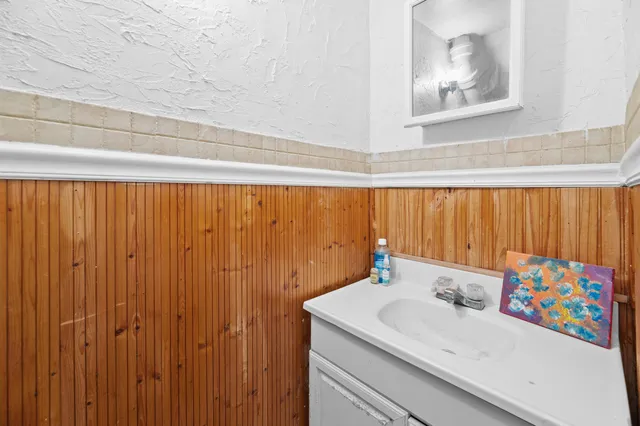 $169,900 | 35 East Chestnut Street, Augusta, ME 04330