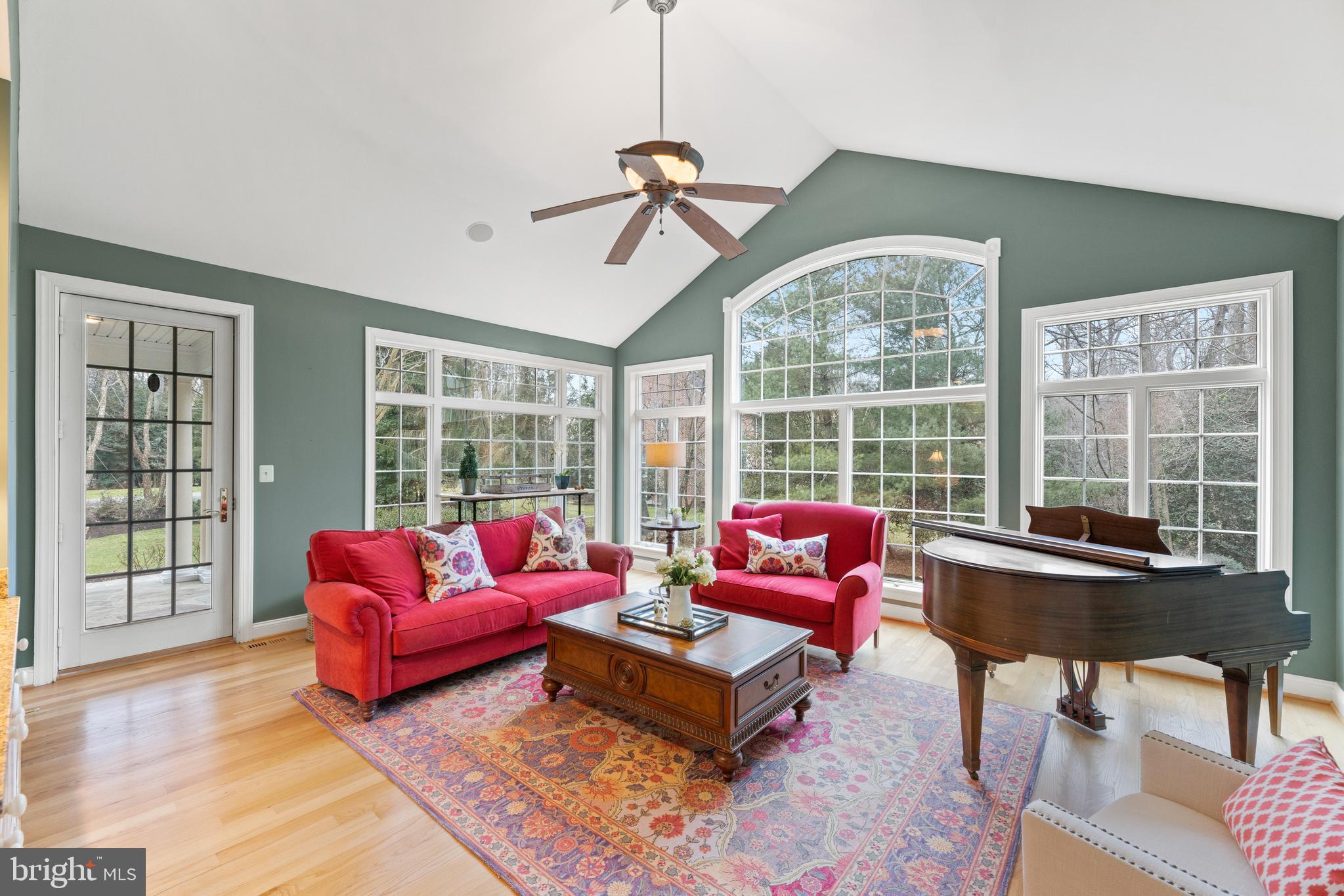 44 Poplar Point Road Edgewater, MD 21037 - Photo 20 of 49 Main level sunroom w/ wet bar