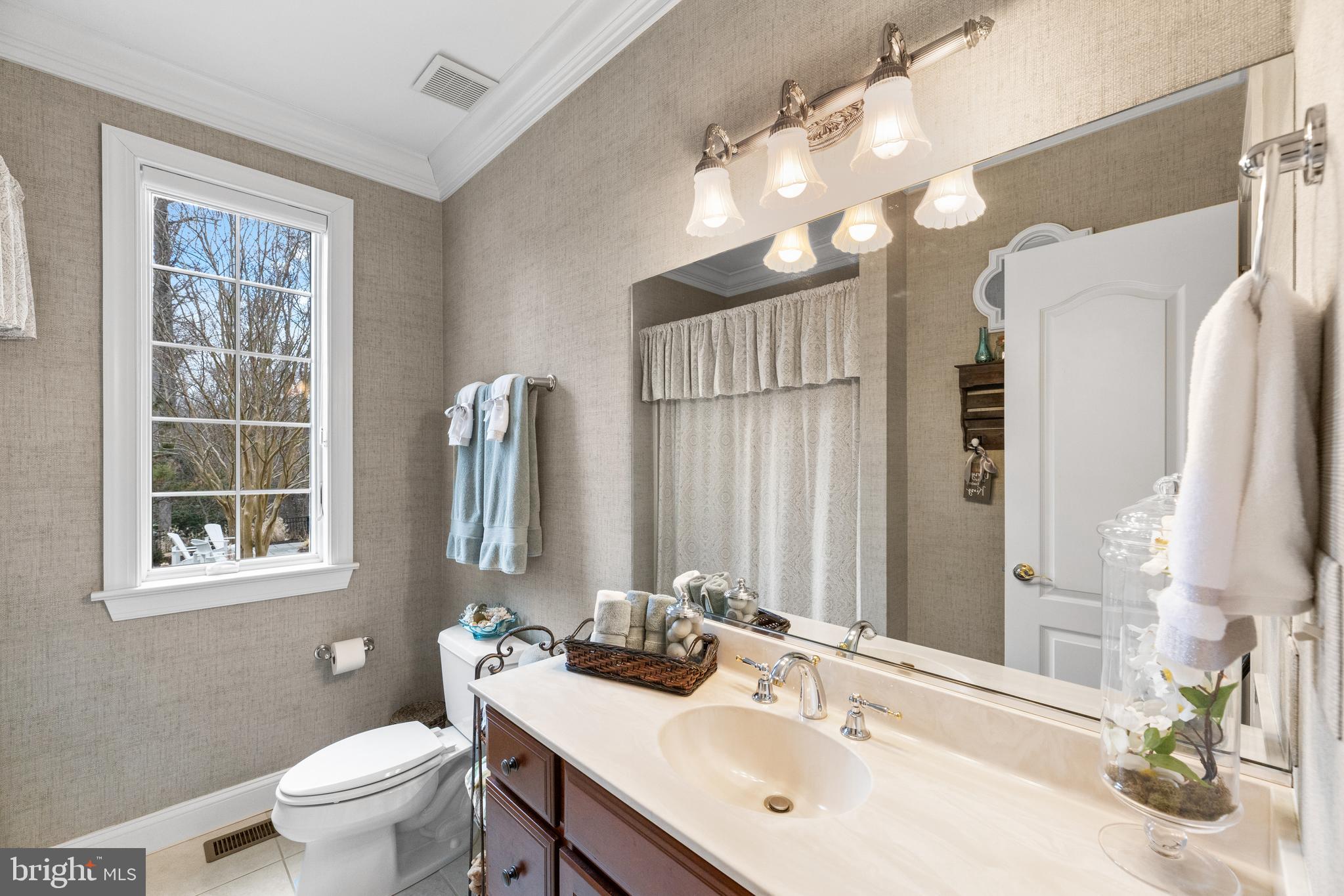 44 Poplar Point Road Edgewater, MD 21037 - Photo 23 of 49 Full bath on main level