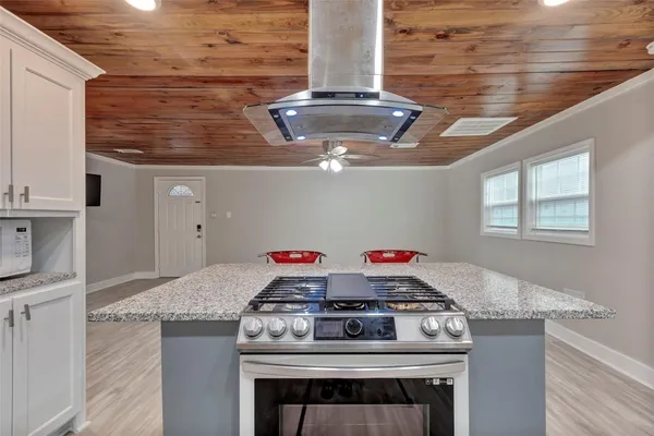 $2,400 | 618 Harvard Street, Unit 1/2, Houston, TX 77007