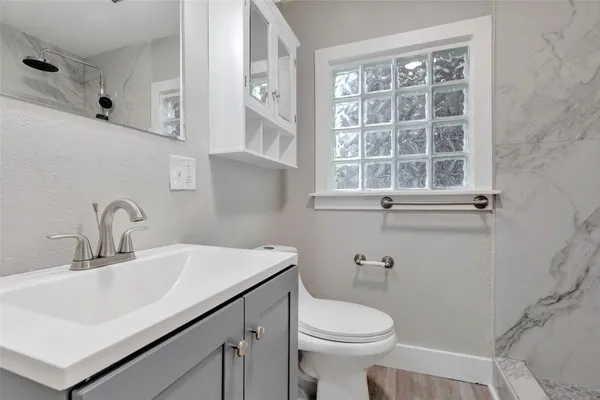 $2,400 | 618 Harvard Street, Unit 1/2, Houston, TX 77007