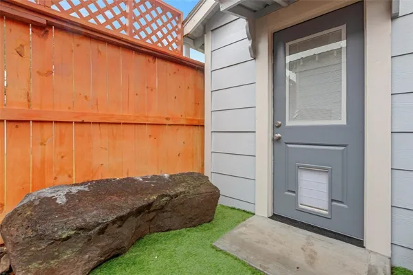 $2,400 | 618 Harvard Street, Unit 1/2, Houston, TX 77007