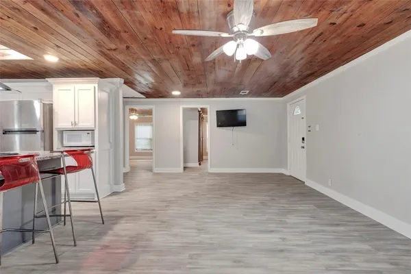 $2,400 | 618 Harvard Street, Unit 1/2, Houston, TX 77007