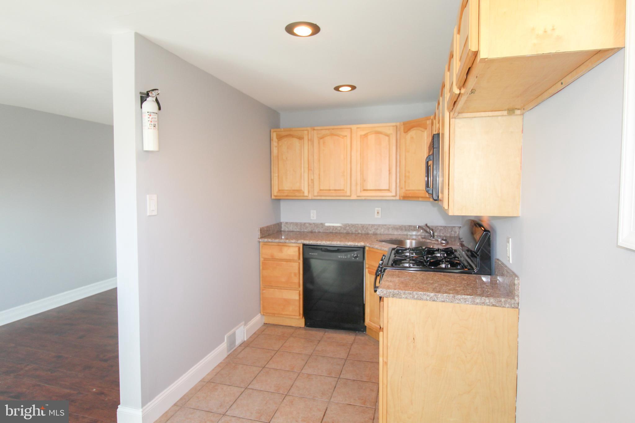 2040 Heather Road Folcroft, PA 19032 - Photo 12 of 29