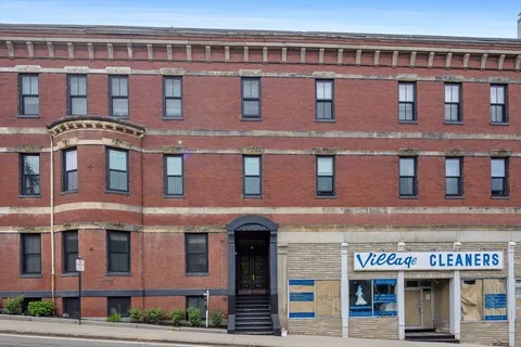 $1,250,000 | 17 High Street, Unit 2, Brookline, MA 02445