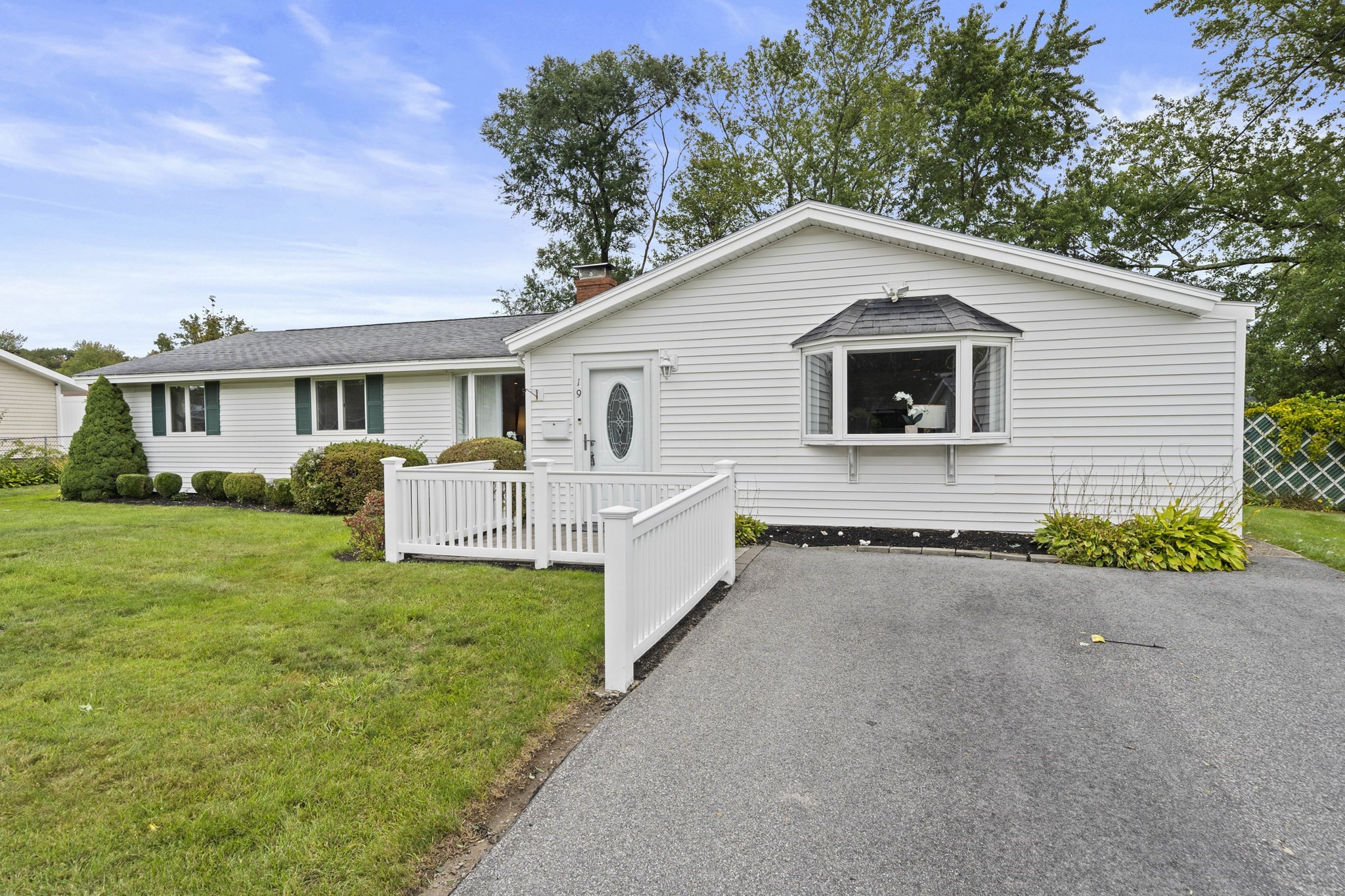 19 William Road Holbrook, MA 02343 - Photo 3 of 41 Gallery Image 3