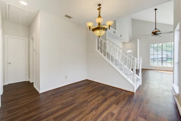 $1,950 | 308 North Ranch House Road, Angleton, TX 77515