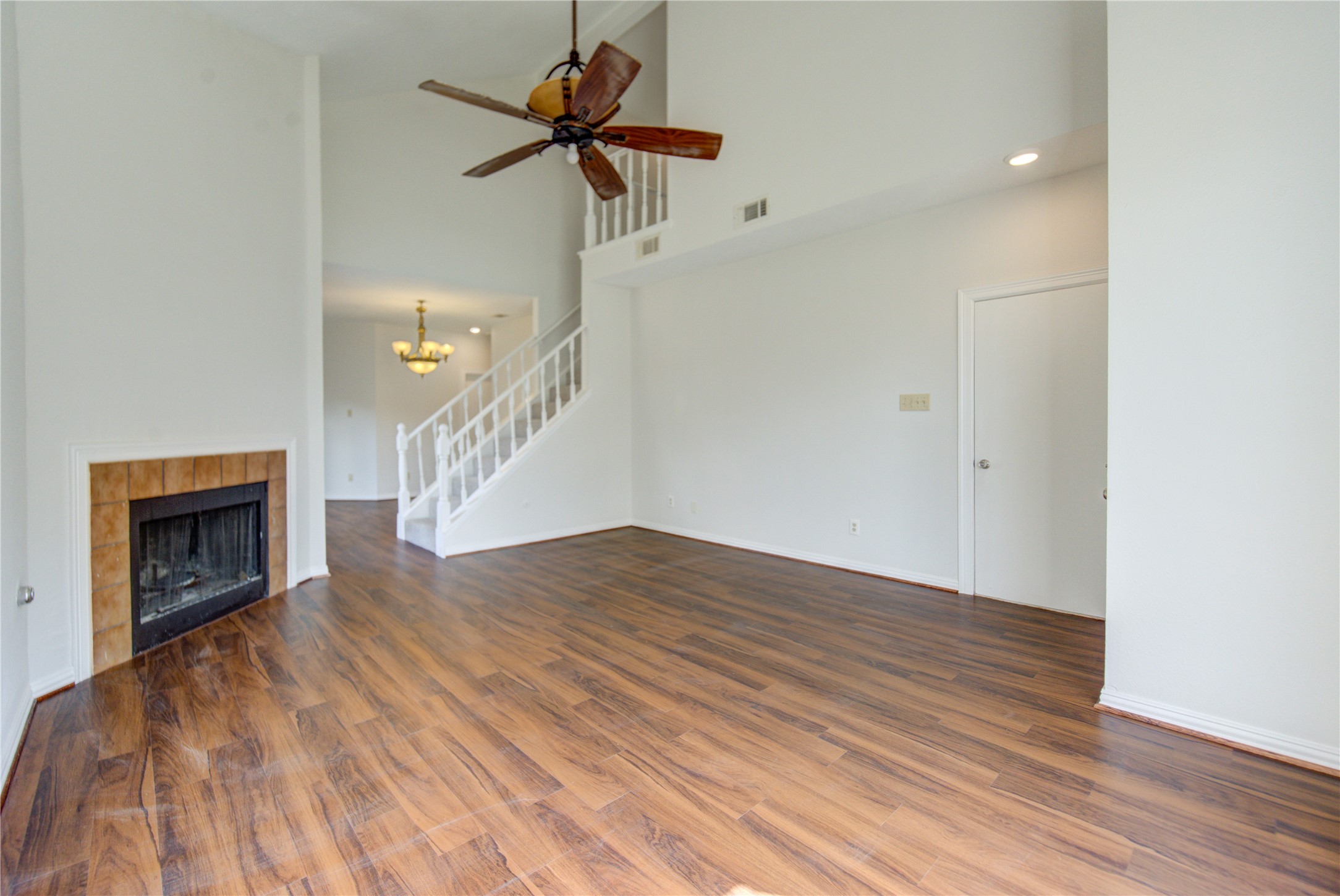 308 North Ranch House Road Angleton, TX 77515 - Photo 5 of 38