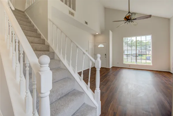 $1,950 | 308 North Ranch House Road, Angleton, TX 77515