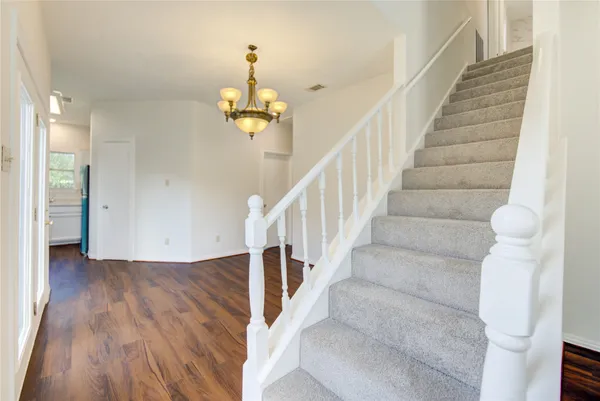 $1,950 | 308 North Ranch House Road, Angleton, TX 77515