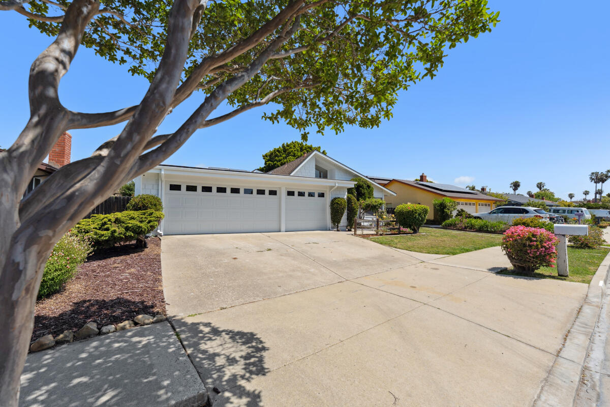 7286 Georgetown Road Goleta, CA 93117 - Photo 12 of 19 a front view of a house with a yard