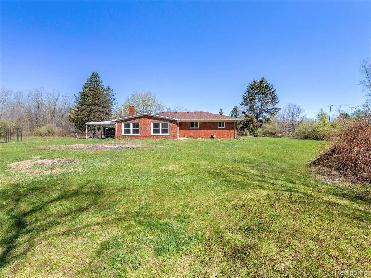 42811 Wear Road Belleville, MI 48111 - Photo 4 of 30 Gallery Image 4