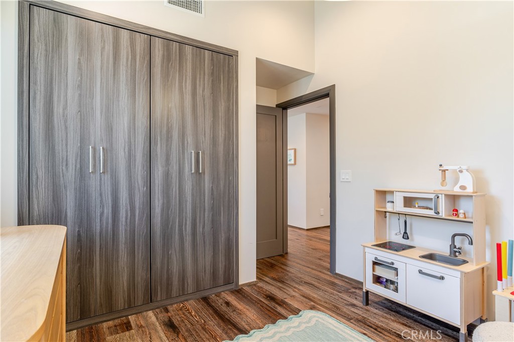 2707 Rockefeller Lane, Unit B Redondo Beach, CA 90278 - Photo 23 of 34 Gallery Image 23