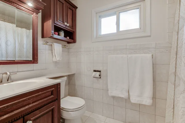 $539,999 | 2521 Gayle Court, Glenview, IL 60025