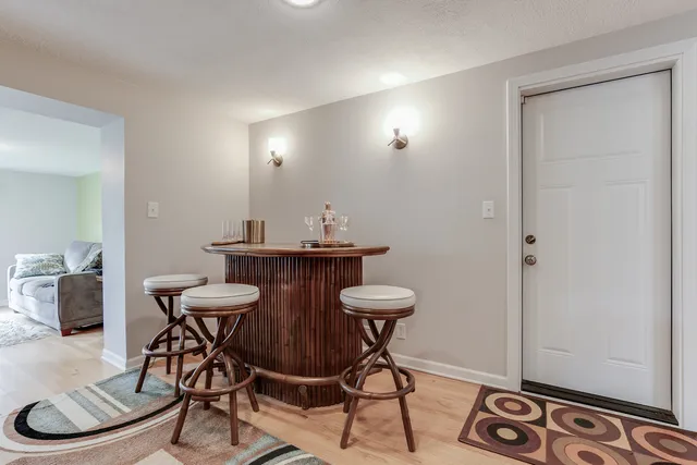 $539,999 | 2521 Gayle Court, Glenview, IL 60025