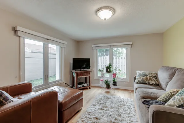 $539,999 | 2521 Gayle Court, Glenview, IL 60025