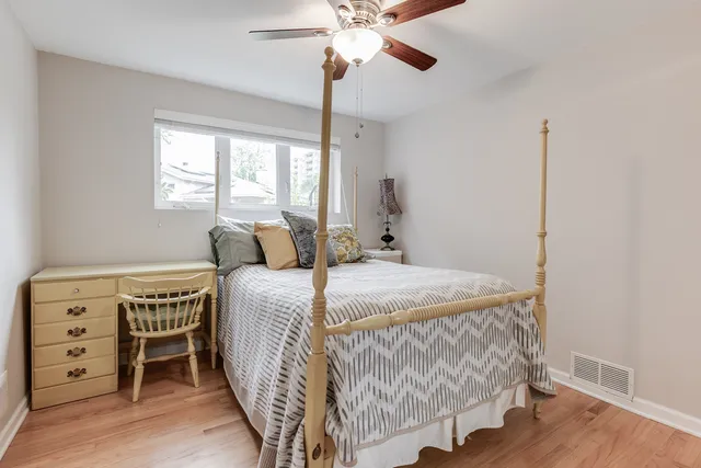 $539,999 | 2521 Gayle Court, Glenview, IL 60025