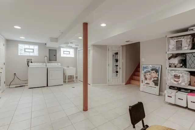 $539,999 | 2521 Gayle Court, Glenview, IL 60025