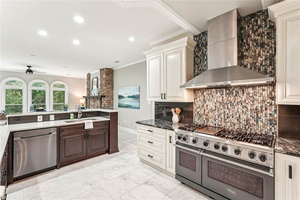 511 Pine Valley Road Southeast Marietta, GA 30067 - Photo 10 of 114