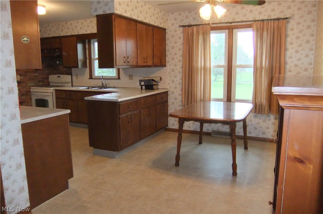 929 Hadcock Road Brunswick, OH 44212 - Photo 2 of 14