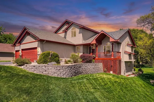 $549,900 | 6612 210th Lane, Forest Lake, MN 55025