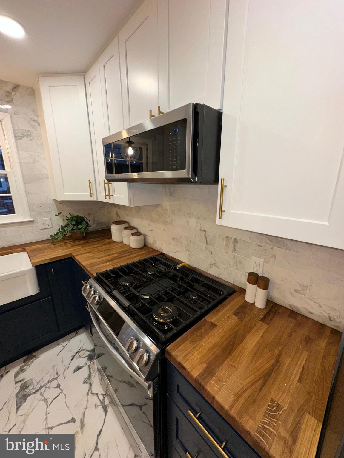 1150 First Avenue Media, PA 19063 - Photo 6 of 39 42" custom cabinets