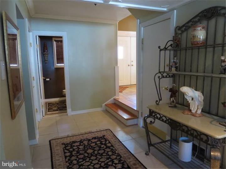 233 Sandringham Road Cherry Hill, NJ 08003 - Photo 10 of 16