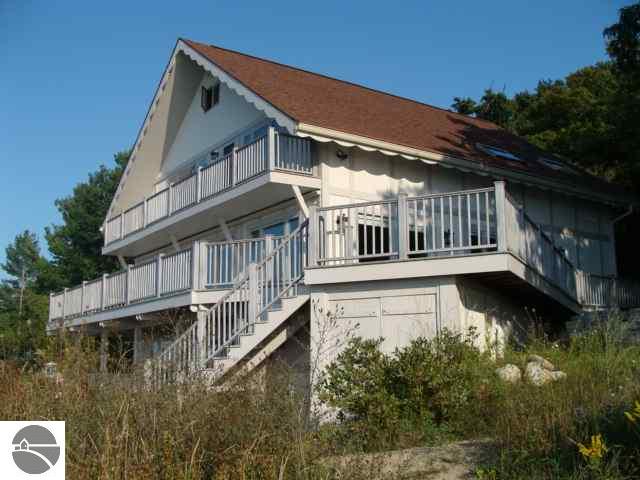 120 Beach Road Frankfort, MI 49635 - Photo 2 of 15 1709078-1.JPG