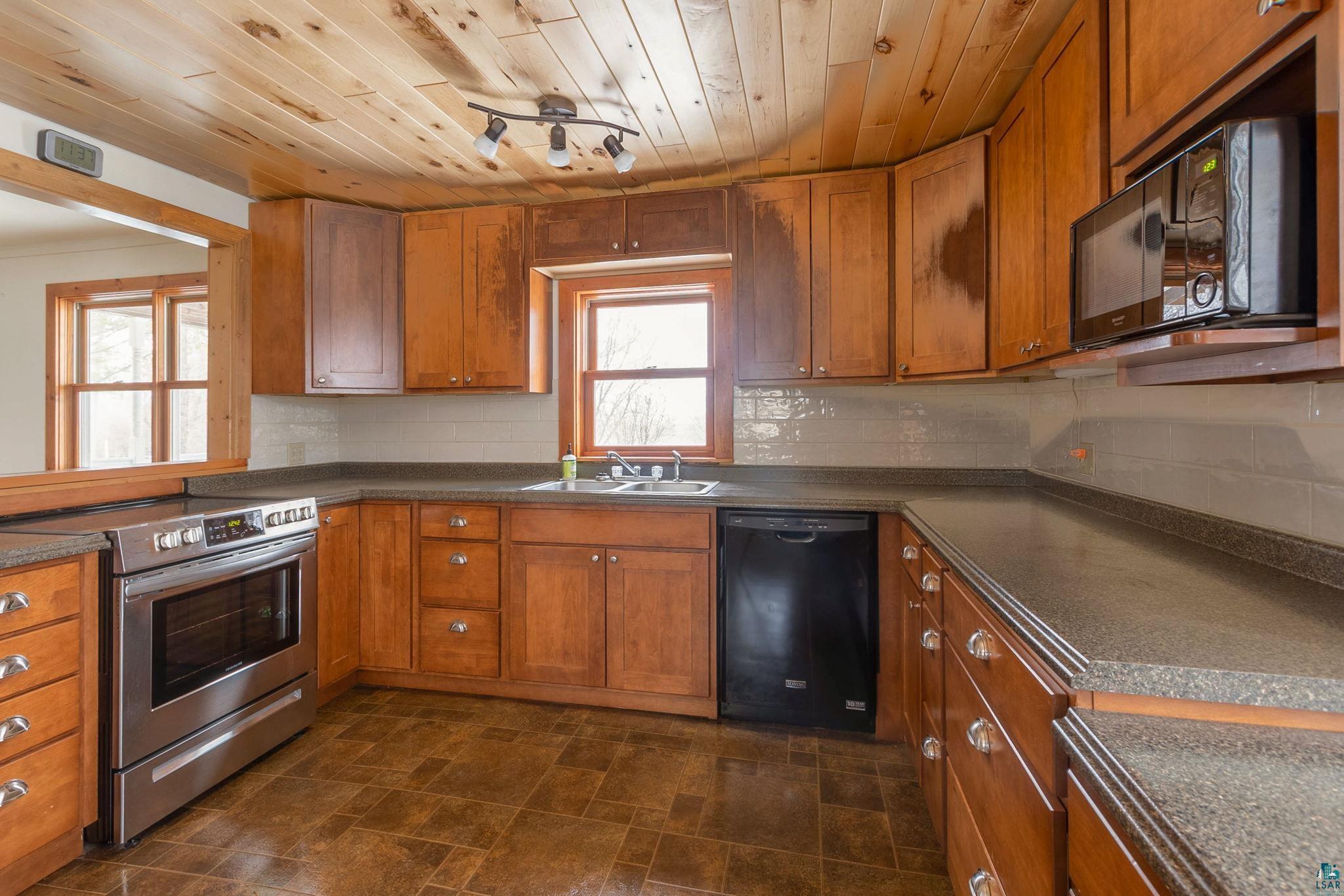 60435 Maple Ridge Road Ashland, WI 54806 - Photo 5 of 30