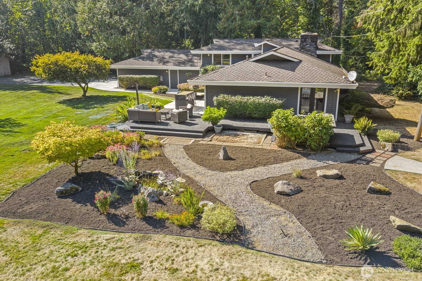 27605 Southeast Issaquah-Fall City Road Fall City, WA 98024 - Photo 37 of 39 a front view of a house with garden