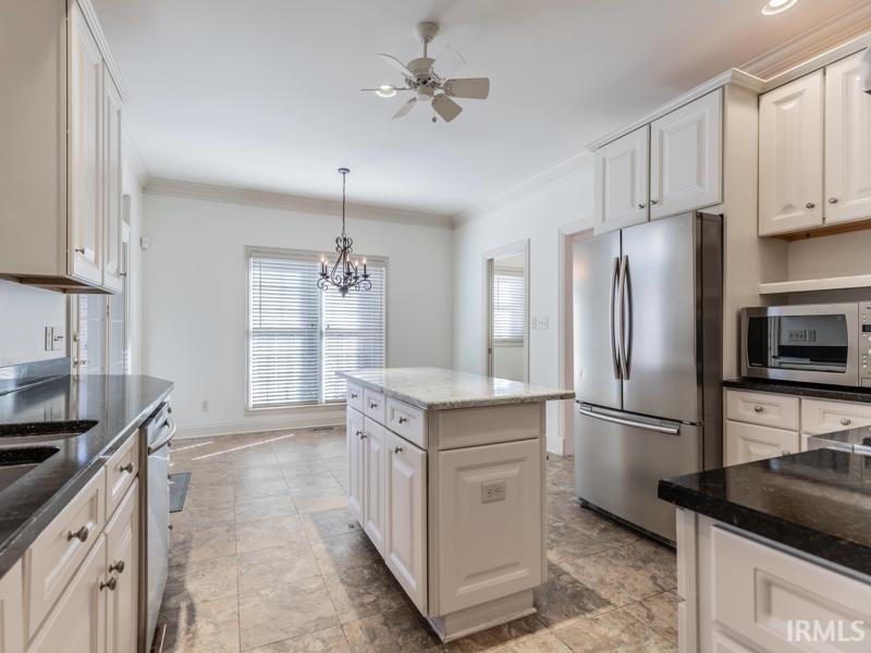 10386 Regent Court Newburgh, IN 47630 - Photo 12 of 36