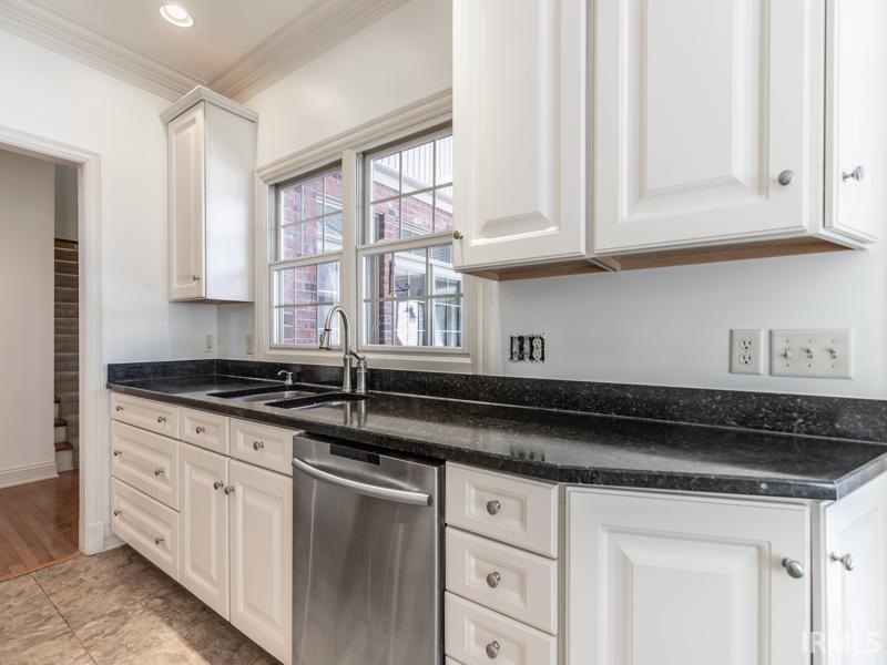10386 Regent Court Newburgh, IN 47630 - Photo 14 of 36