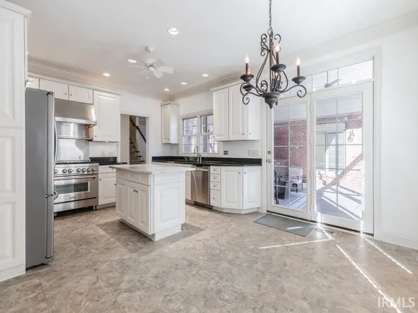 $449,000 | 10386 Regent Court, Newburgh, IN 47630