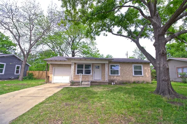 $1,300 | 115 Charles Lane, Terrell, TX 75160