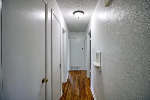$1,300 | 115 Charles Lane, Terrell, TX 75160