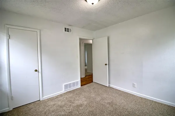 $1,300 | 115 Charles Lane, Terrell, TX 75160