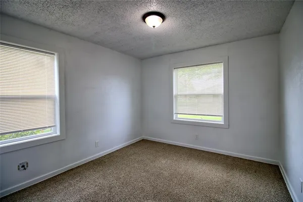 $1,300 | 115 Charles Lane, Terrell, TX 75160