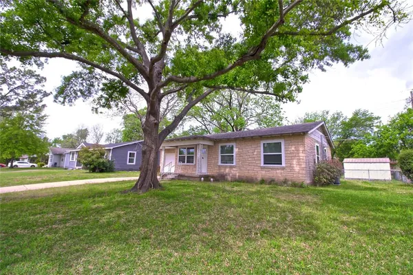 $1,300 | 115 Charles Lane, Terrell, TX 75160