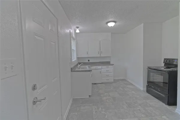 $1,300 | 115 Charles Lane, Terrell, TX 75160