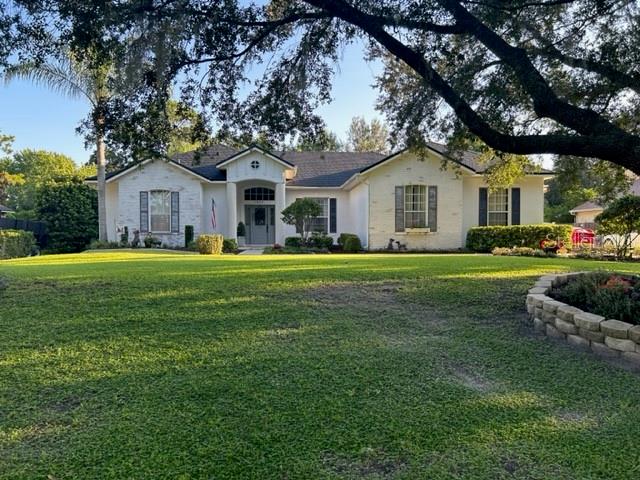 1825 Sir Lancelot Cir